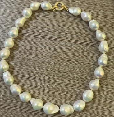 Freshwater Gablily Baroque full strand necklace