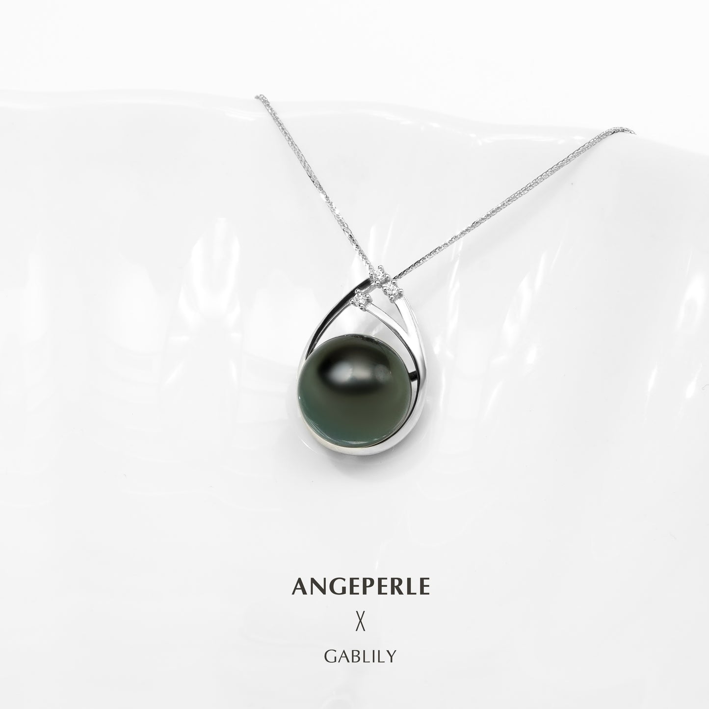 10-11mm Black Cultured Tahitian Pearl 18K Gold Solitaire Pendant by ANGEPERLE