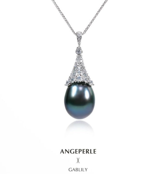 Tahitian pearl pendant necklace